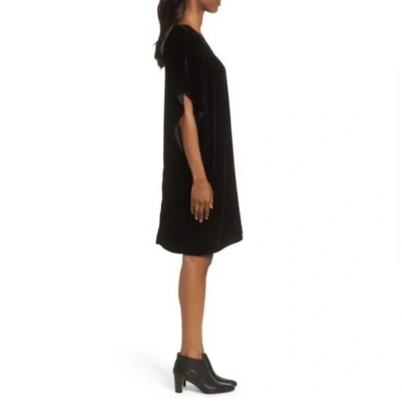 Eileen Fisher | V-Neck Velvet Kimono
Dress Black size L - Picture 3 of 7